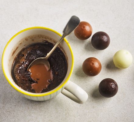 This chocolate cake is made entirely in a mug. It requires no weighing, takes 45 seconds to cook and has a melty chocolate centre, perfect for a quick treat Lava Mug Cake Recipe, Lava Mug Cake, Mug Cake Recipe, Mug Cake Microwave, Molten Chocolate, Chocolate Lava, Chocolate Lava Cake, Salty Cake, Chocolate Mug Cakes