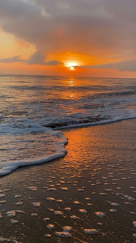 Beautiful Views Nature, Beautiful Ocean Pictures, Ocean Pictures, Pretty Landscapes, Sunset Nature, Summer Wallpaper, Sunset Pictures, Alam Yang Indah, Nature Aesthetic