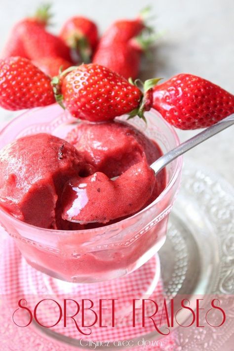 Sorbet a la fraise sans sorbetiere facile | Cuisinez avec Djouza Isagenix Shake Recipes, Isagenix Snacks, Strawberry Sorbet Recipe, Isagenix Shakes, Isagenix Cleanse, Berry Sorbet, Nutritional Cleansing, Strawberry Sorbet, Sorbet Recipes