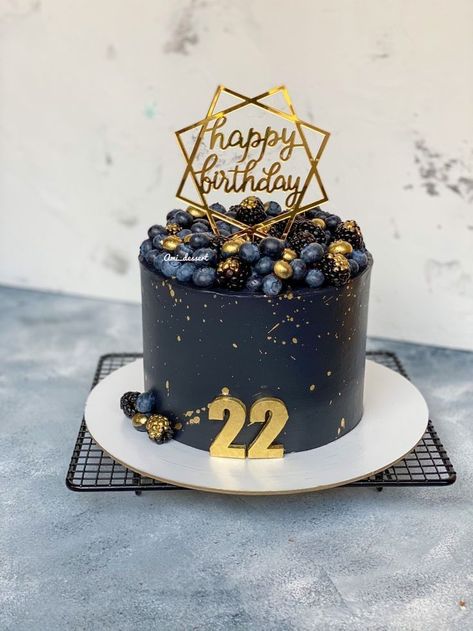 Men's Birthday Cake Ideas Simple, Birthday Cakes For Men 22, Black And Blue Cake For Men, 22 Birthday Cake For Him Boyfriends, 22 Birthday Cake Men, Cake For Gym Lover, Birthday Cake Beer, Black And Gold Birthday Cake, Birthday Cake For Boyfriend