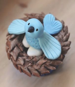 Adorable Bird’s Nest! Ways To Decorate Cupcakes, Bird Cupcakes, Nest Cupcakes, Chocolate Nests, Witch's Kitchen, Decorate Cupcakes, Fancy Cupcakes, Bird Nests, Baking Decorating