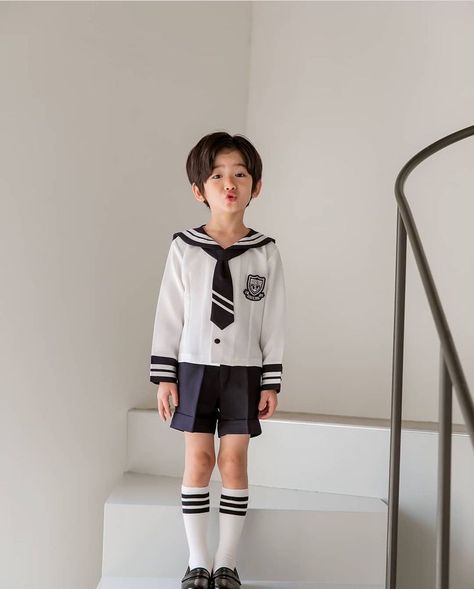 Japanese Kindergarten Uniform, Boy Ootd, Korean Photo, Kindergarten Design, Cute School Stationary, Ulzzang Kids, Kids Fashion Clothes, Japanese Outfits, Cute Characters