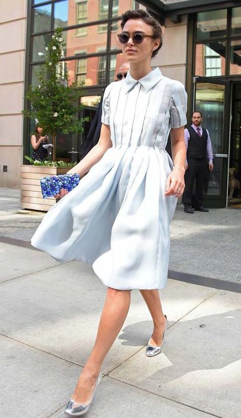 Keira Knightley in baby blue shirt dress. Sophisticated, girly and cool all at once. #shirtdress Baby Blue Shirt, Jeanne Damas, Blue Summer Dresses, Diane Kruger, Charlotte Casiraghi, Gisele Bundchen, Blue Shirt Dress, Rosie Huntington Whiteley, Keira Knightley