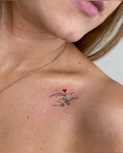 Mutterschaft Tattoos, Motherhood Tattoos, Baby Tattoo Designs, Tato Minimal, Mom Tattoo Designs, Mommy Tattoos, Tattoo For Son, Mother Tattoos, Small Hand Tattoos