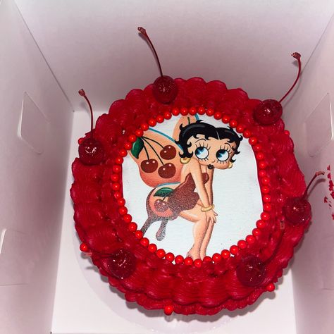 strawberry cake with fresh strawberry filling Betty Boop Strawberries, Hello Kitty Strawberry Cake, Betty Boop Birthday Cake, Betty Boop Cake, Betty Boop Birthday, 19th Birthday Cakes, Idea Cake, Cake Cherry, Strawberry Birthday Cake