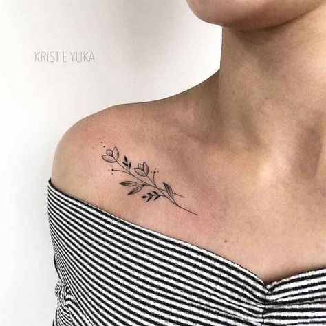 Front Shoulder Tattoos For Women, Front Shoulder Tattoos, Clavicle Tattoo, Tulip Tattoo, Small Shoulder Tattoos, Bone Tattoos, Tattoos For Women Flowers, Flower Tattoo Shoulder, Inspiration Tattoos