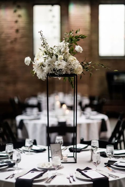 Black And White Centerpieces, White Wedding Centerpieces, Dark Wedding Theme, Monochrome Weddings, Black And White Wedding Theme, Minimalist Wedding Decor, White Centerpiece, White Wedding Theme, Dark Wedding