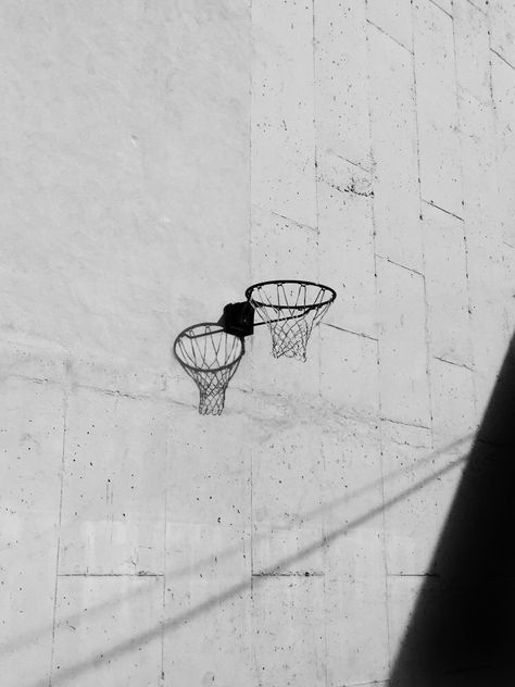 Yolei Inoue, Basketball Background, Ball Aesthetic, Cloak And Dagger, Basketball Wallpaper, Basketball Hoops, Basketball Pictures, A Basketball, 背景 シンプル