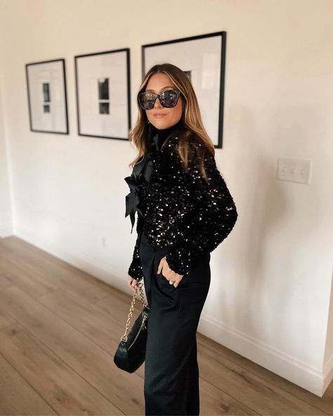 Style Black Pants, Sparkly Jacket, And Just Like That, Slingbacks, Holiday Fashion, Festival Outfits, Festival Fashion, Date Night Outfit, All Black