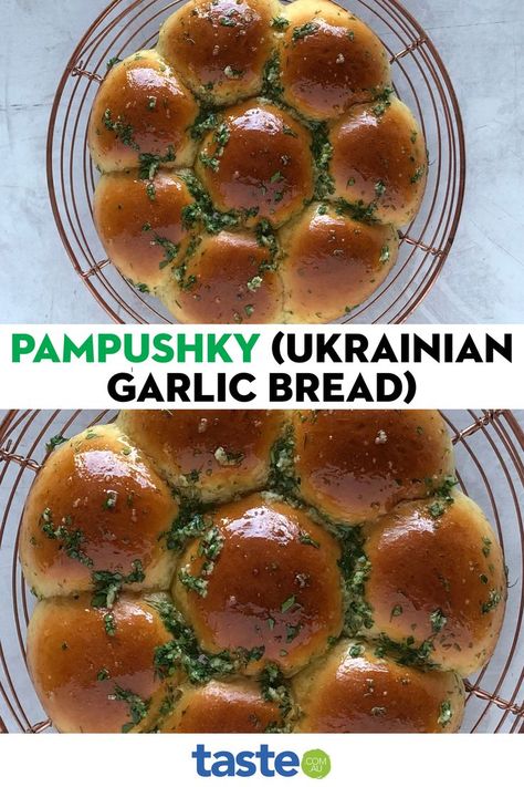 Fluffy Bread, Garlic Bread Recipe, Hearty Dinner, Loaf Bread, Garlic Bread, Fresh Parsley, Fell In Love, Bread Baking, Meatballs