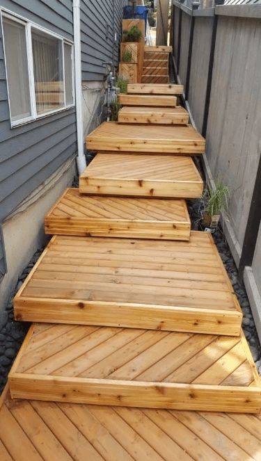 How To Build Floating Outdoor Steps - Engineering Discoveries Wood Deck Steps, Building Stairs, Deck Steps, Floating Deck, House Redesign, Wooden Deck, Garden Stairs, Floating Stairs, Outdoor Steps