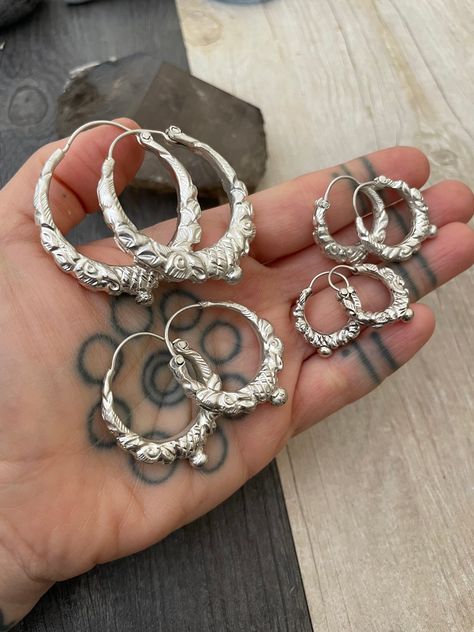 Silver Earrings Big, Silver Hoops Aesthetic, Big Silver Earrings, Hoop Earrings Big, Thick Hoop Earrings, Nail Jewels, Hoop Earrings Silver, Earrings Big, Big Hoop Earrings