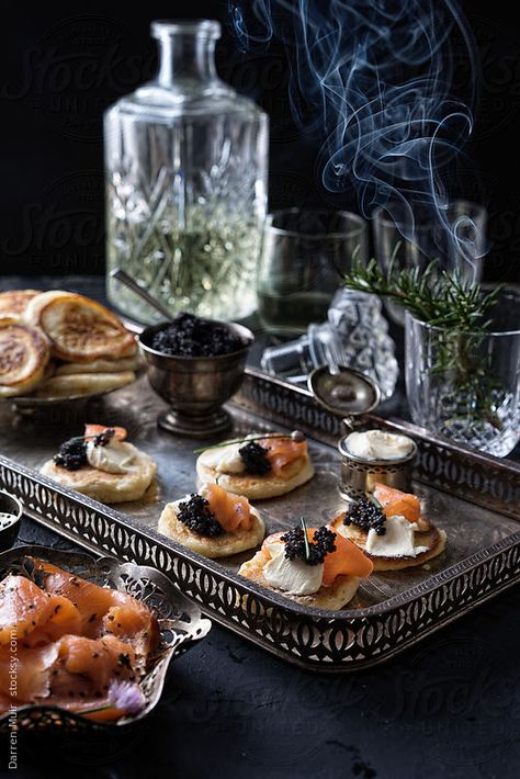 Smoked Salmon Cream Cheese, Salmon Cream Cheese, Wine And Dine, Smoked Salmon, Clean Eating Snacks, Decoration Table, Food Styling, Food Photo, Food Inspiration