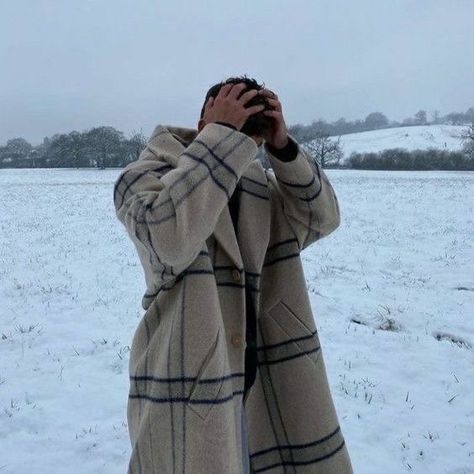 Ivan Lukov, Lukov With Love, From Lukov With Love, Fashion Aesthetic Outfits, Spiritual Fashion, Christina Lauren, Snow Outfit, Aesthetic Boys, Mens Outfit Inspiration