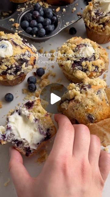 Chefs fantasy on Instagram: "By 👨‍🍳 @bakedbylaora Blueberry cheesecake crumble muffins 🫐🧁 Blueberry muffins: 140 g vanilla yogurt 200 g fresh or frozen blueberries + 1 tbsp flour 240 g all purpose flour 180 g white sugar 9 g baking powder (around 1 tsp) 2 eggs 130 g melted butter Combine melted butter with sugar and whisk. Then add the eggs one by one and whisk again. Add the vanilla yogurt. Lastly sift and fold in the dry ingredients followed by the frozen blueberries. Scoop the mixture into a muffin tray with 12 paper muffinforms attached till they are all filled up. Fill with the syrup and sprinkle with the crumble. Bake in oven for 10 minutes at 220°C and turn down the heat to 180°C for 20-25 min. Check if they’re done with a toothpick). Let them cool down completely at room temp b Blueberry Cheesecake Crumble, Blueberry Cheesecake Muffins, Cheesecake Crumble, Beef Birria Recipe, Crumble Muffins, Cheesecake Muffins, Southern Thanksgiving Menu, Thanksgiving Menu Ideas Side Dishes, Muffins Recipes