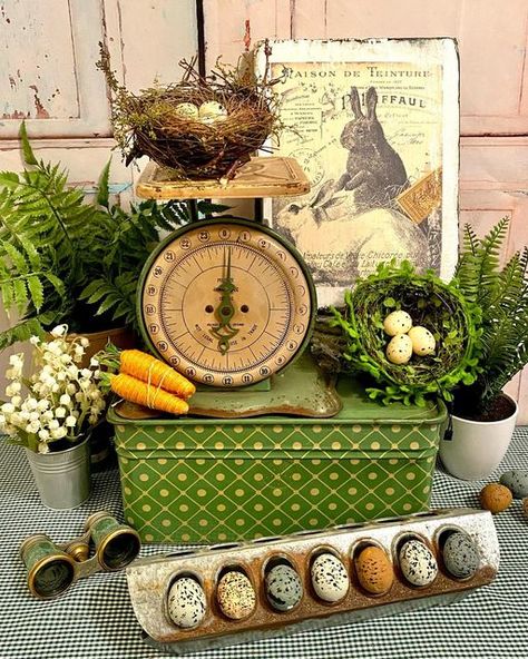 Sherry Ricamore on Instagram: "Doing a #windingitbackwednesday of one of my favorites from last year. Hope you are having a fun week! #retroshowandtell #mypastperfectfind #alltogethervintage #mykindofhappyhashie #vintagehashie #simplevintagestyling #shareyourjunkjoy #fleamarketdecormagazine #countrysamplermagazine #showusthevintage #mykindofhappyhashie #antique_r_us #myvintagevibe #windingitbackwednesday #happycolorfulhome #mycolorfulvintage #vintagecollector #howivintage #thingsicollect #vt Fair Booth Display Ideas, Craft Fair Booth Display Ideas, Vintage Spring Aesthetic, Antique Easter Decorations, Vintage Spring Wedding, Color Palette Vintage, Vintage Spring Decor, Booth Display Ideas, Craft Fair Booth