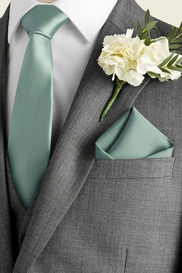 Sage Wedding Mens Suit, Sage Green Wedding Groomsmen, Mens Wedding Outfit, Sage Green Tie, Bridal Parties Colors, Olive Green Weddings, Groomsmen Grey, Groom And Groomsmen Suits, Bridal Parties Pictures