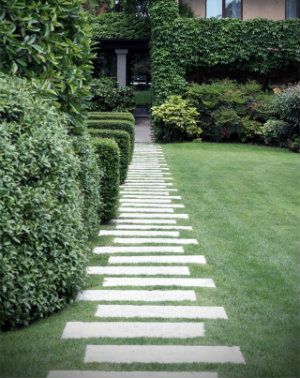 Perfect Paths – Hoselink Kolam Koi, Walkway Landscaping, Walkway Design, Pathway Landscaping, Walkways Paths, Lawn Design, Garden Stepping Stones, Garden Walkway, Modern Garden Design