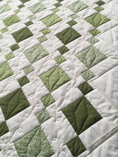 Cream And White Quilts, Green And White Quilt, Chandelier Quilt Pattern, Sage Green Quilt, Chandelier Quilts, Chandelier Quilt, Monochromatic Quilt, Pattern Batik, Quilting Stitch Patterns