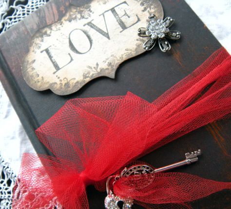 Gothic Wedding Guest Book shabby chic style crimson ruby vintage style Vintage Wedding Ceremony Decorations, Vintage Wedding Ceremony, Shabby Chic Cakes, Rock Wedding, Goth Wedding, Dark Wedding, Book Vintage, Shabby Chic Wedding, Wedding Scrapbook