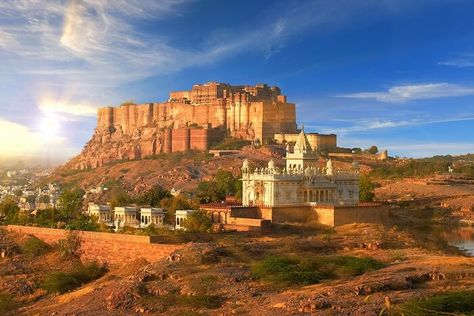 Mehrangarh Fort, Jodhpur - History, Things to Do, Entry Fees, Visit Timings Jodhpur Fort, Mehrangarh Fort Jodhpur, Mehrangarh Fort, Rajasthan Tour, Mount Abu, Terrace Restaurant, Visit India, Family Tour, Jaisalmer