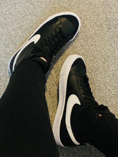 Blazer Mid 77 black and white Nike Blazer Black Outfit, Nike Blazer Mid 77 Outfit Men, White Shoes Outfit Men, Nike Blazer Mid 77 Black, Mid Blazers, Nike Blazer Black, Nike Blazer Mid 77 Outfit, Nike Blazer 77, White Shoes Outfit