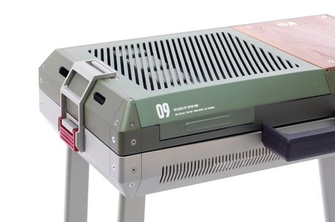 This ultimate BBQ grill setup packs up into a suitcase to be set up conveniently in any location - Yanko Design Bbq Setup, Bbq Kit, Small Grill, Storing Spices, Portable Bbq, Grill Station, Portable Grill, Backyard Beach, Barbeque Grill