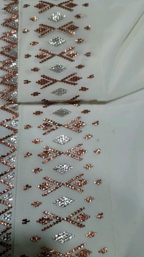 Hand Beaded Embroidery, Embroidery On Kurtis, Kurti Embroidery Design, Embroidery Design Sets, Hand Embroidery Patterns Flowers, Couture Embroidery, Hand Work Embroidery, Embroidery On Clothes, Handwork Embroidery Design