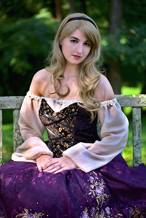 Aroura Sleeping Beauty Costume, Briar Rose Costume, Sleeping Beauty Briar Rose, Aurora Sleeping Beauty Pink Dress, Sleeping Beauty Cosplay, Aurora Sleeping Beauty Blue Dress, Rose Cosplay, Aroura Sleeping Beauty Pink Dress, Sleeping Beauty Costume