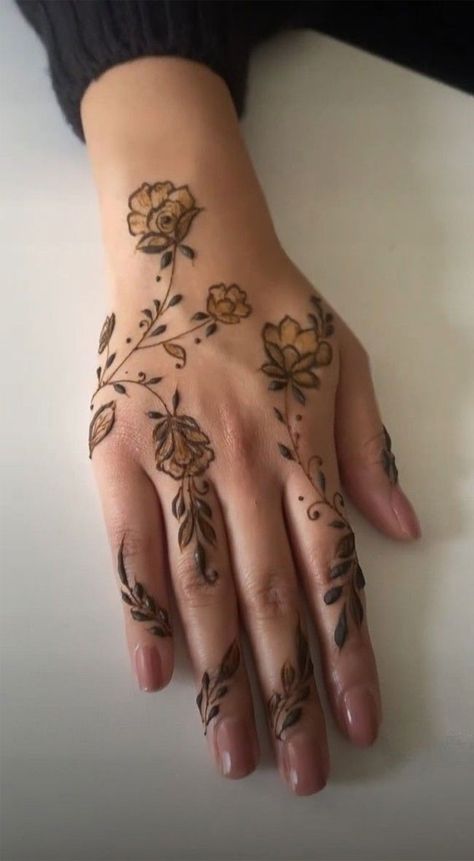 59 Timeless Pattern and Artistry Henna Designs : Simple Floral Henna 1 - Fab Mood | Wedding Colours, Wedding Themes, Wedding colour palettes Wedding Colour Palettes, Henna Designs Palm, Fab Mood, Mood Wedding, Henne Tattoo, Simple Mehandi, Cute Henna Designs, Unique Henna, Cute Henna Tattoos