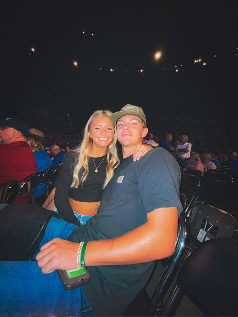 Concert Poses With Boyfriend, Boy Country Concert Outfit, Guy Country Concert Outfit, Concert Pictures With Boyfriend, Country Concert With Boyfriend, Couple Poses Concert, Country Concert Poses With Friends, Couple Country Concert Outfit, Country Concert Picture Ideas Boyfriend