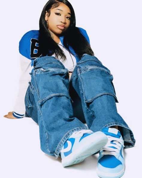 Denim Photo Shoot Ideas, Blue 2000s Photoshoot, Blue Photoshoot Black Women, Denim Photoshoot Black Women, 90s Photoshoot Black Women, Early 2000s Fashion Black Women, 2000s Fashion Black Women, 2000s Photoshoot Ideas, Early 2000s Photoshoot Backdrop