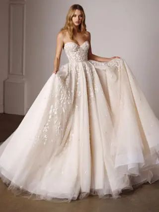 Do Not Disturb - Galia Lahav Wedding Dresses 3d Flowers, Chic Bridal Gown, Wedding Dresses Sweetheart Neckline, Galia Lahav, Wedding Dresses Corset, Tulle Ball Gown, Wedding Dress Fabrics, Wedding Dresses Strapless, A Wedding Dress