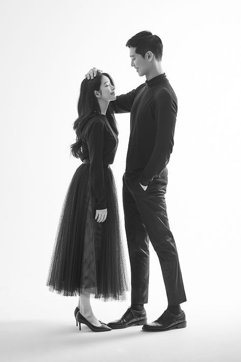 Foto Prewedding, A Man, Black Dress, White, Black