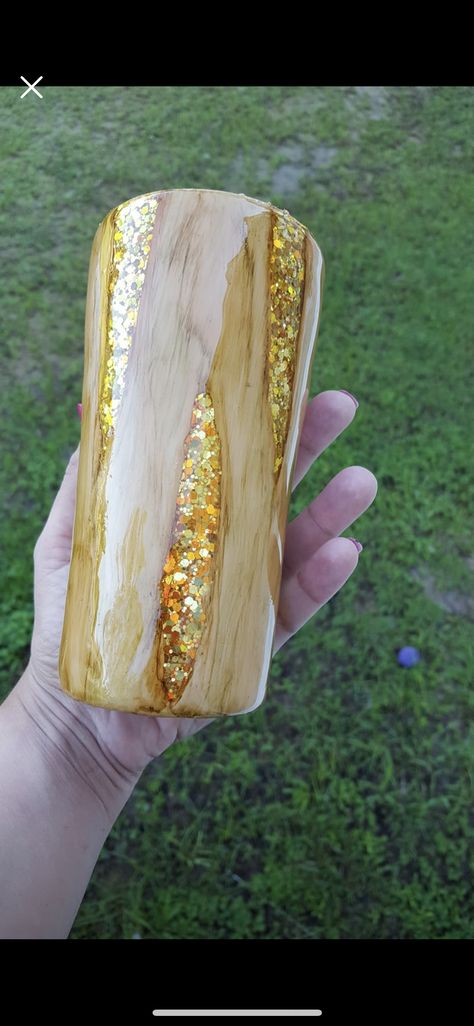 Wood grain Geoed Wood Grain Tumbler, Yeti Cup Designs, Glitter Tumbler Cups, Cup Crafts, Custom Tumbler Cups, Website Services, Diy Cups, Tumbler Cups Diy, Glitter Cups