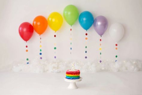 Rainbow Baby Birthday, Rainbow Themed Birthday Party, Cake Smash Theme, Rainbow First Birthday, Happy Birthday Decor, Baby Birthday Decorations, Simple Birthday Decorations, Birthday Party Theme Decorations, Smash Cake Photoshoot