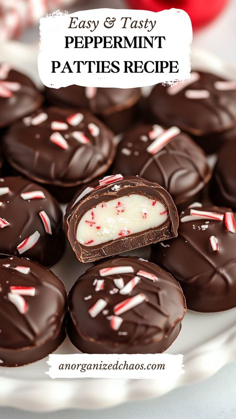 Peppermint Patties Recipe Easy Peppermint Patties, Peppermint Puff Candy Recipe, Diy Peppermint Patties, Peppermint Patties Recipe Easy, York Peppermint Patty Recipes, Soft Peppermint Candy Recipe, Peppermint Patties Recipe, Peppermint Patty Recipe, Mint Patties