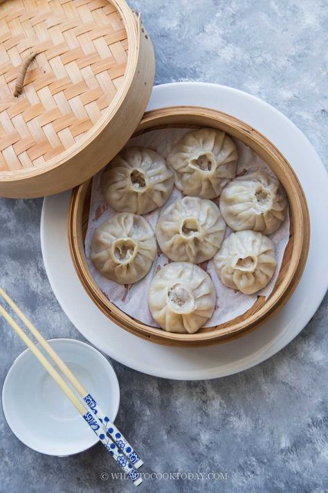 Leftover Pork Loin Recipes, Pork Bao, Easy Dumplings Recipe, Steamed Dumpling, Pork Loin Recipe, Chicken Dumpling Soup, Xiao Long Bao, Best Dumplings, Soup Dumplings