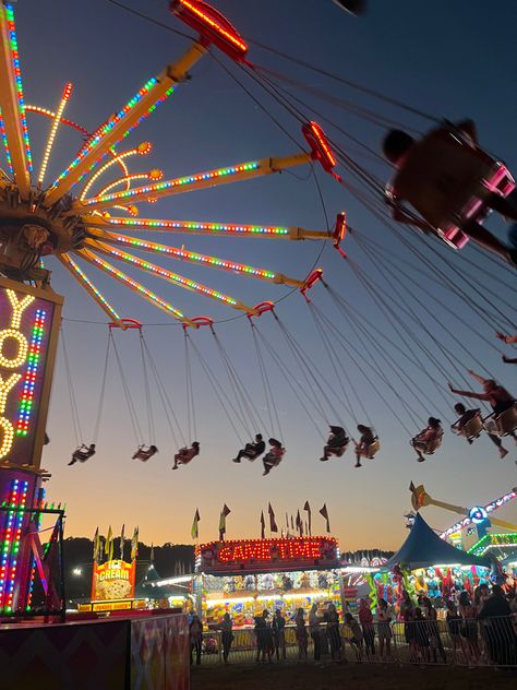 #fair #fairaesthetic #summer #summeraesthetic #4thofjuly #fourthofjuly Fair Astethic, Summer Fair Aesthetic, Fun Fair Aesthetic, State Fair Aesthetic, Carnival Core, Rodeo Pics, Carnival Aesthetic, Fair Aesthetic, Fair Season