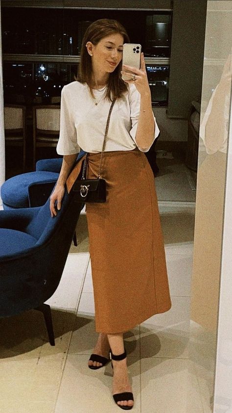 Outfits Calor, Service Outfits, Classic Girl, Her Style, Fashion Lover, Skirt Fashion, Cool Style, Fashion Dresses, Summer Fashion