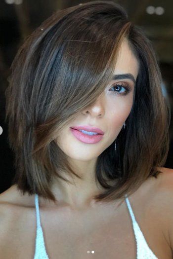 Side-Swept Lob Long Bob Haircuts, Lob Haircut, Short Hairstyles For Thick Hair, Trending Haircuts, Trending Hairstyles, Hairstyles Black, Shoulder Length Hair, Hairstyles Haircuts, Short Hairstyles