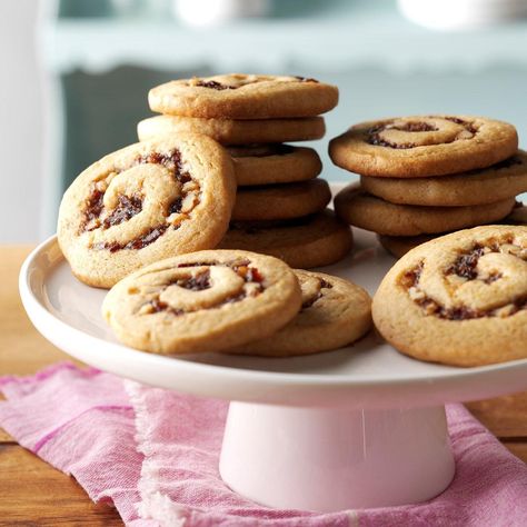 Date Swirl Cookies Secret Cookie Recipe, Swirl Cookies, Icebox Cookies, Date Cookies, Pinwheel Cookies, Best Christmas Cookie Recipe, Thanksgiving Cookies, Best Christmas Cookies, Buttery Cookies