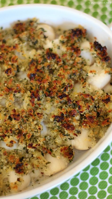 Bay Scallop Recipes Healthy, Scallop Gratin, Bay Scallop Recipes, Scallops Recipes, Seafood Cuisine, Lemon Wine, Seafood Scallops, Seafood Casserole Recipes, Bay Scallops