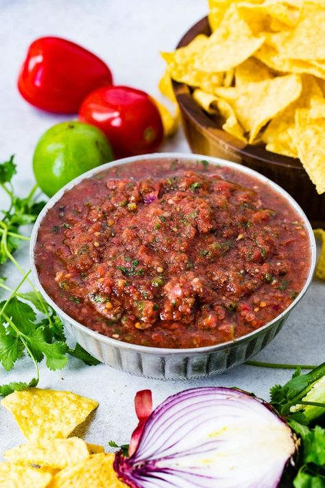 Homemade salsa is fresh and flavorful and is so easy to make, you'll never buy salsa again. #salsa#homemade#easy#Mexican#dips Warm Salsa Recipe, Mexican Salsa Recipe, Homemade Medium Salsa Recipe, Smooth Salsa Recipe, Chevys Salsa Recipe Copycat, Easy Mexican Dip, Mexican Village Salsa Recipe, Cantina Style Salsa Recipe, Restaurant Salsa Recipe