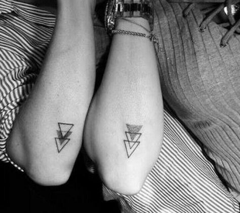 Love Tattoo Ideas, Brother Tattoos, Triangle Tattoos, Sibling Tattoos, Love Tattoo, Bff Tattoos, Geniale Tattoos, Tattoo Feminina, Family Tattoos