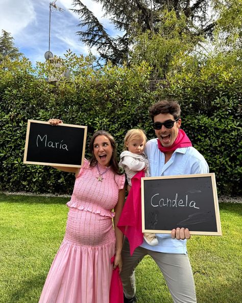 Marta Pombo y Luis Zamalloa han desvelado el sexo y los nombres de sus mellizas 🍼 ��🎀 🎈. “En septiembre seremos familia numerosa 💕. No se viene uno, se vienen dos", confesaba a sus seguidores la ‘influencer’ hace varios meses, cuando anunciaba esta gran noticia que llegaba a su vida 👶🏽👶🏽. 📸 : (@mpombor @zamaluis ) #MartaPombo #Pombo #luiszamalloa No Se, Summer Vibes, Influencer, Madrid, Lifestyle, On Instagram, Instagram