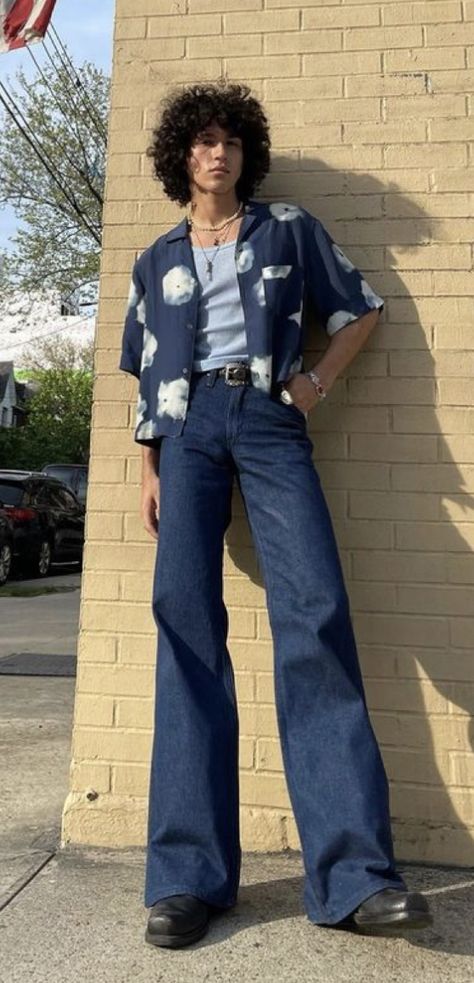 Mens 70s Fashion Summer, Men 70s Inspired Fashion, 70s Fashion Vintage Men, 70s Inspired Mens Outfits, Mallcore Fashion, Levi 569 Outfit, Vintage 70s Outfits Men, 70s Men Outfit Ideas, Man 70s Outfit