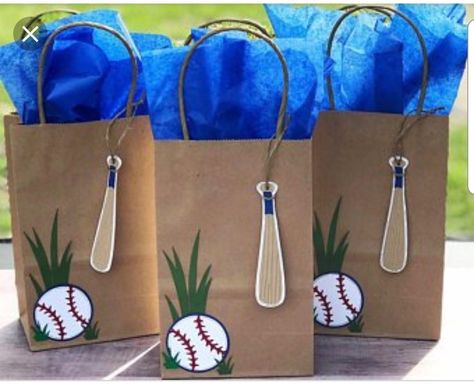 Baseball Treats, Baseball Snacks, Birthday Party Goodie Bags, Baseball Theme Birthday, Baseball Display, Softball Season, Baseball Bag, Baseball Birthday Party, 31st Birthday