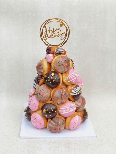 Donut Tower Birthday, Donat Tower, Doughnut Tower, Donut Ideas, Donut Decorating Ideas, Fancy Donuts, Donut Tower, Diy Donuts, Donut Decorations