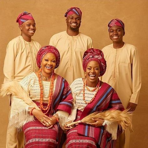 Cultural Pictures, Family Studio Photography, Yoruba People, Family Picture, Traditional Attire, African Culture, Beautiful Family, Family Photoshoot, Family Pictures